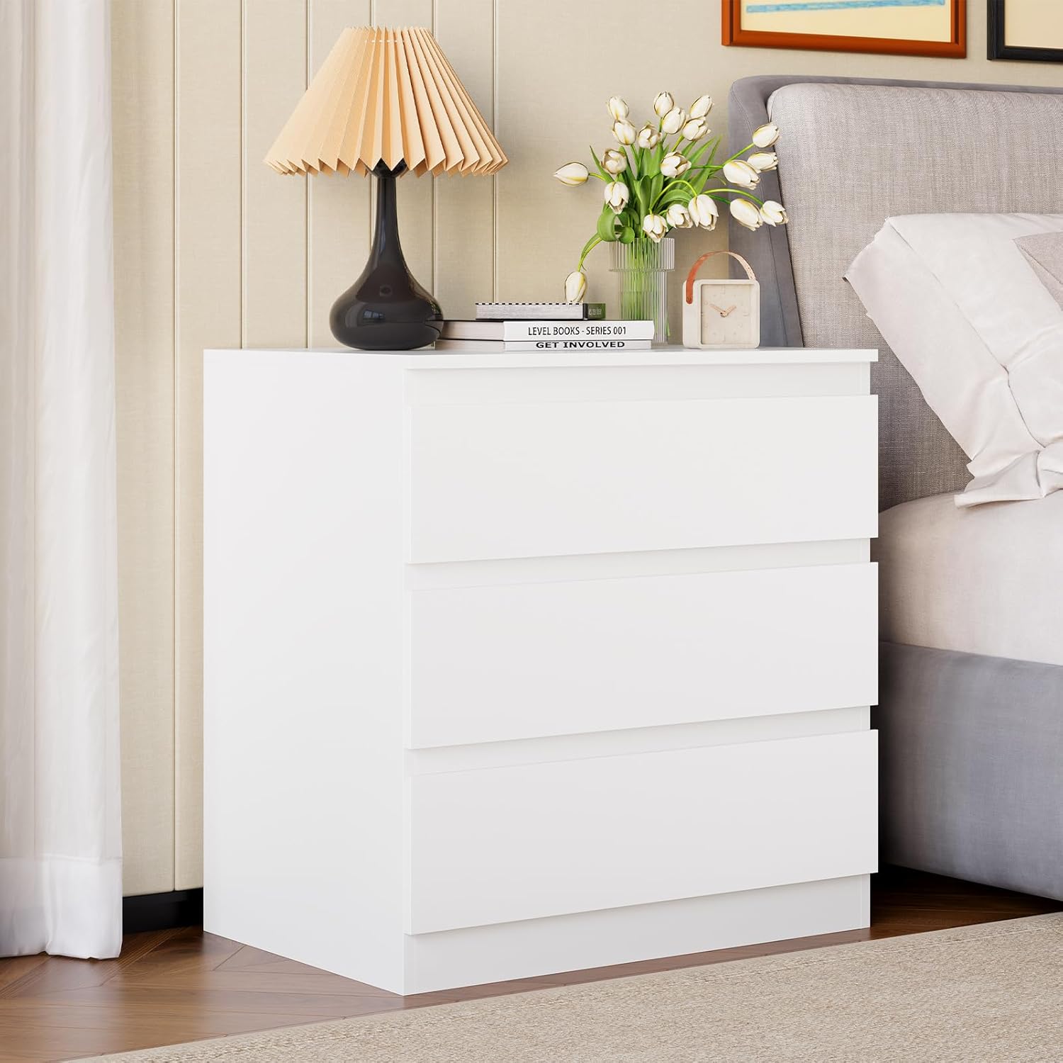 White Wood Dresser for Bedroom, 3 Drawer Dresser for Clothes Storage, Modern Dressers with Wide Drawers, Wide Wooden Chest Drawers for Living Room, Entryway, TV Stand