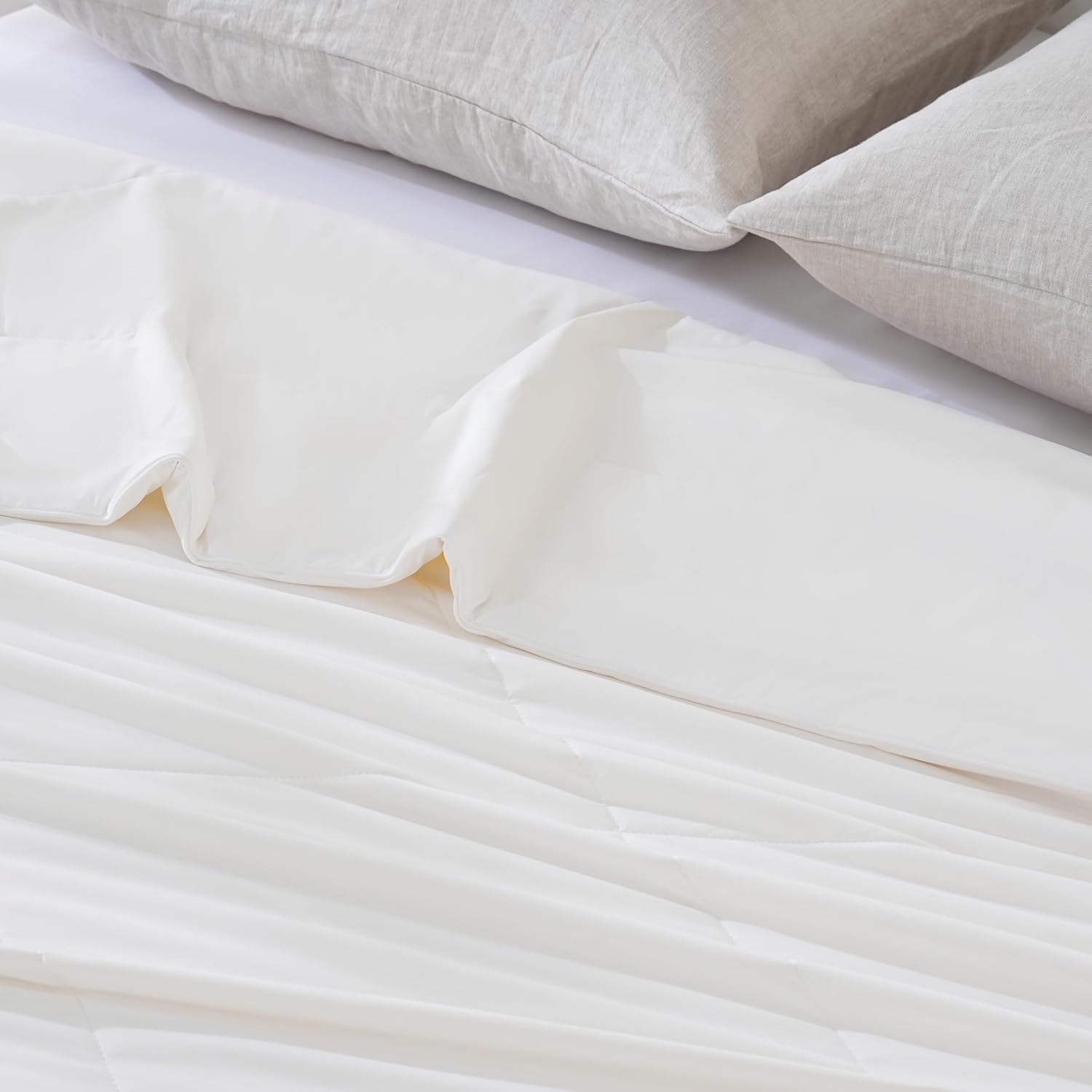 Cooling Comforter Queen Size for Hot Sleepers, 90"x90" Summer Cooling Blanket for Night Sweats, Silk Soft Lightweight Breathable All-Season White Cooling Quilt Blanket